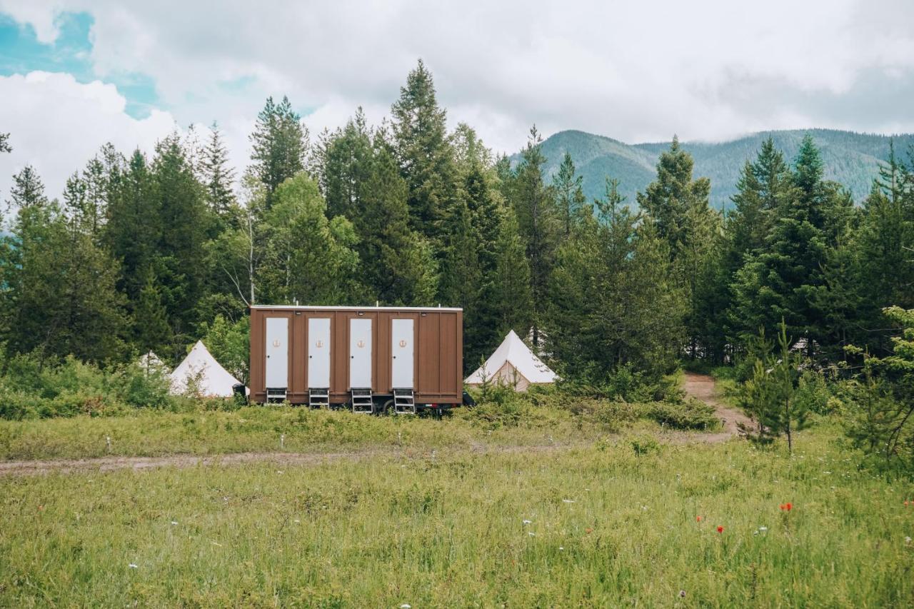 Wander Camp Glacier Otel Coram Dış mekan fotoğraf